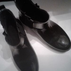 Micheal Kors Rubber Booties women's Black.